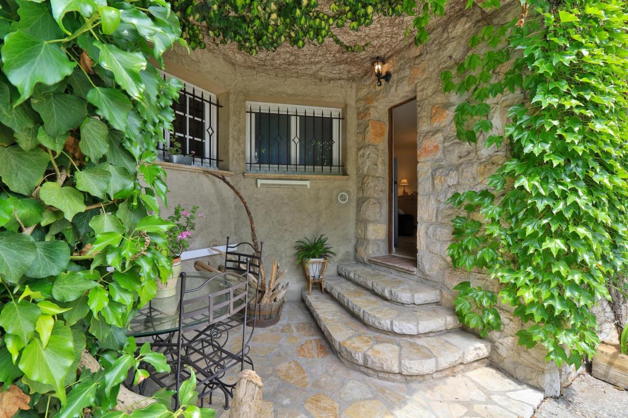 Bed and Breakfast Le Mazet De Tourrettes Exterior foto
