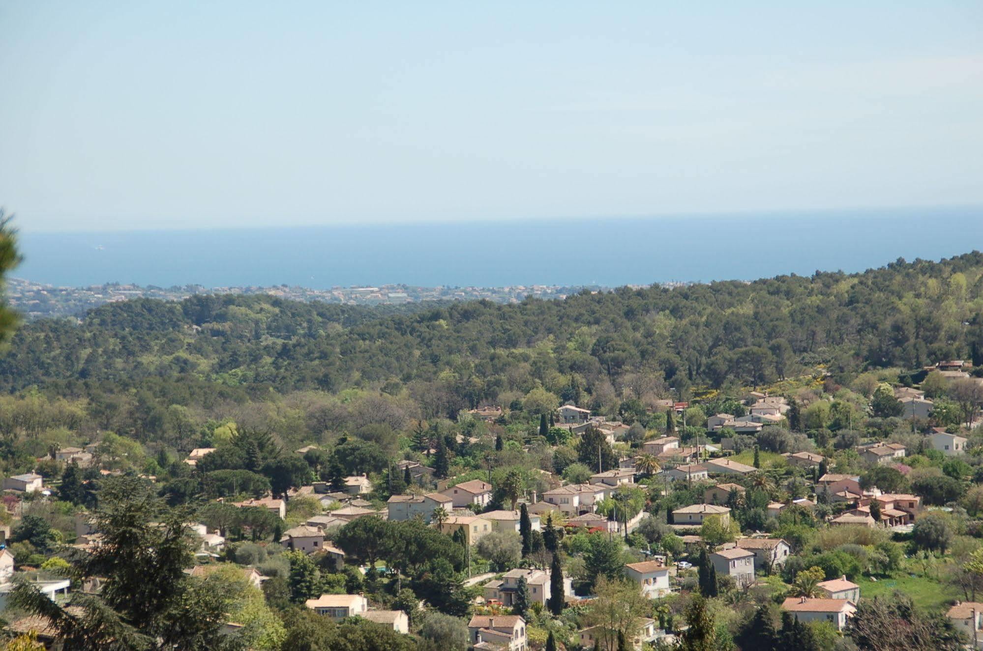 Bed and Breakfast Le Mazet De Tourrettes Exterior foto